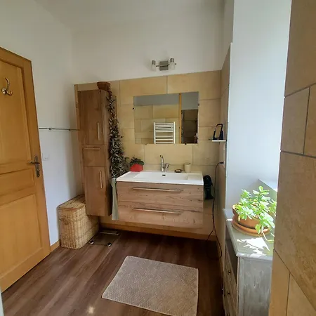 Les Micocouliers Homestay